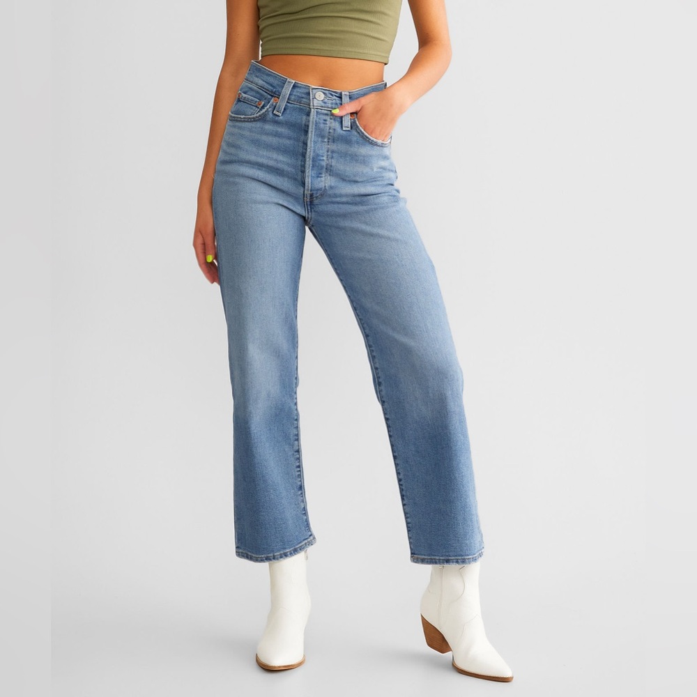 Levi's High-Rise Straight Leg Jeans in Light Blue